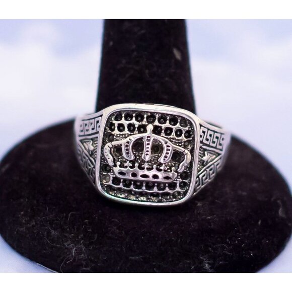 Vintage Gothic Crown Décor Ring - S13 - Picture 1 of 3